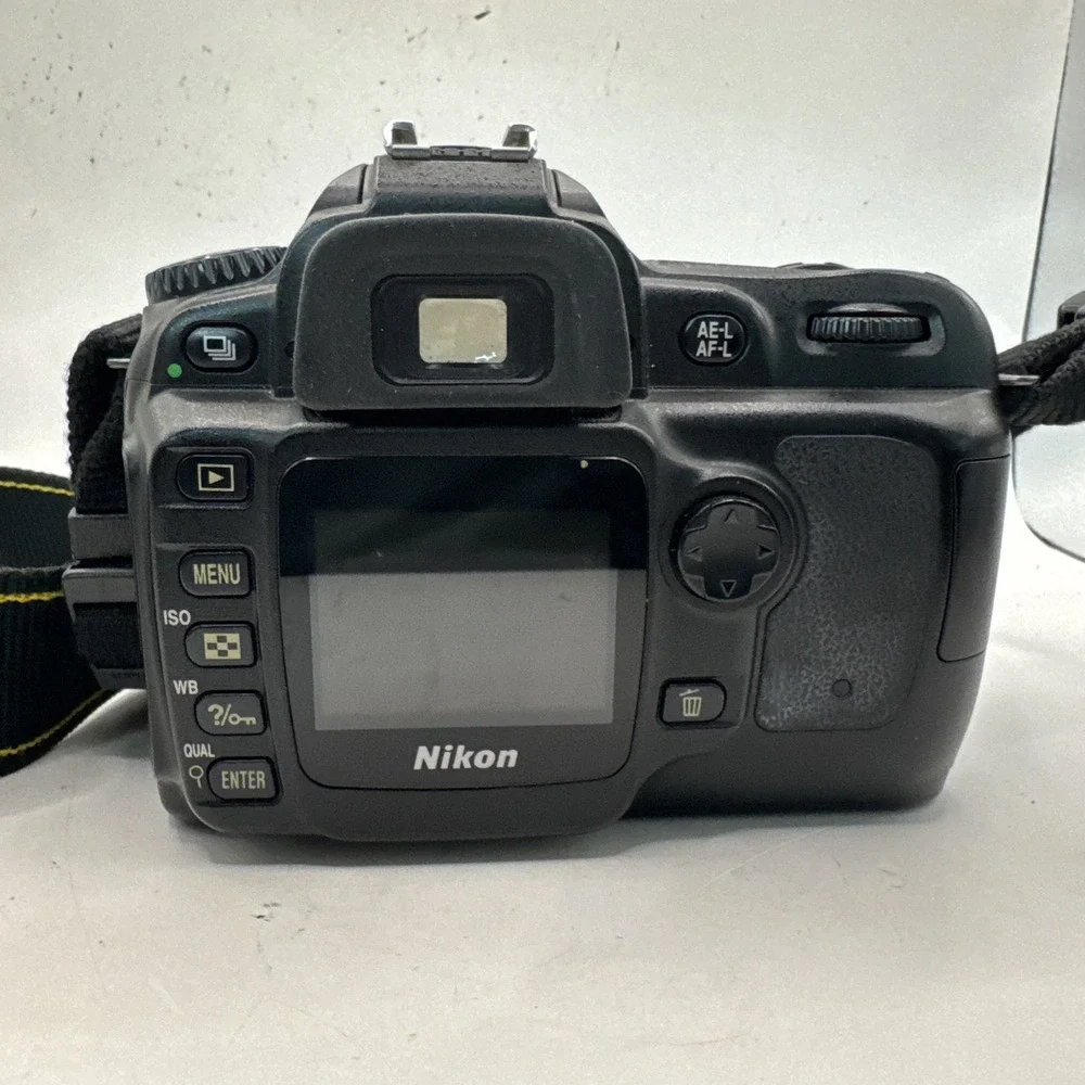 Nikon D50 6.1MP Digital SLR DSLR Camera Body